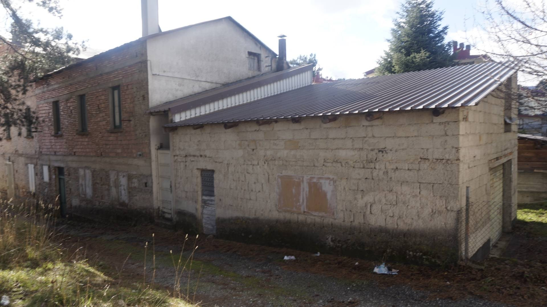 Fabbricato con Corte in vendita a Spezzano della Sila, Camigliatello Silano