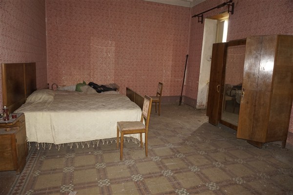 Fabbricato nel centro storico con corte in vendita a Casali del Manco