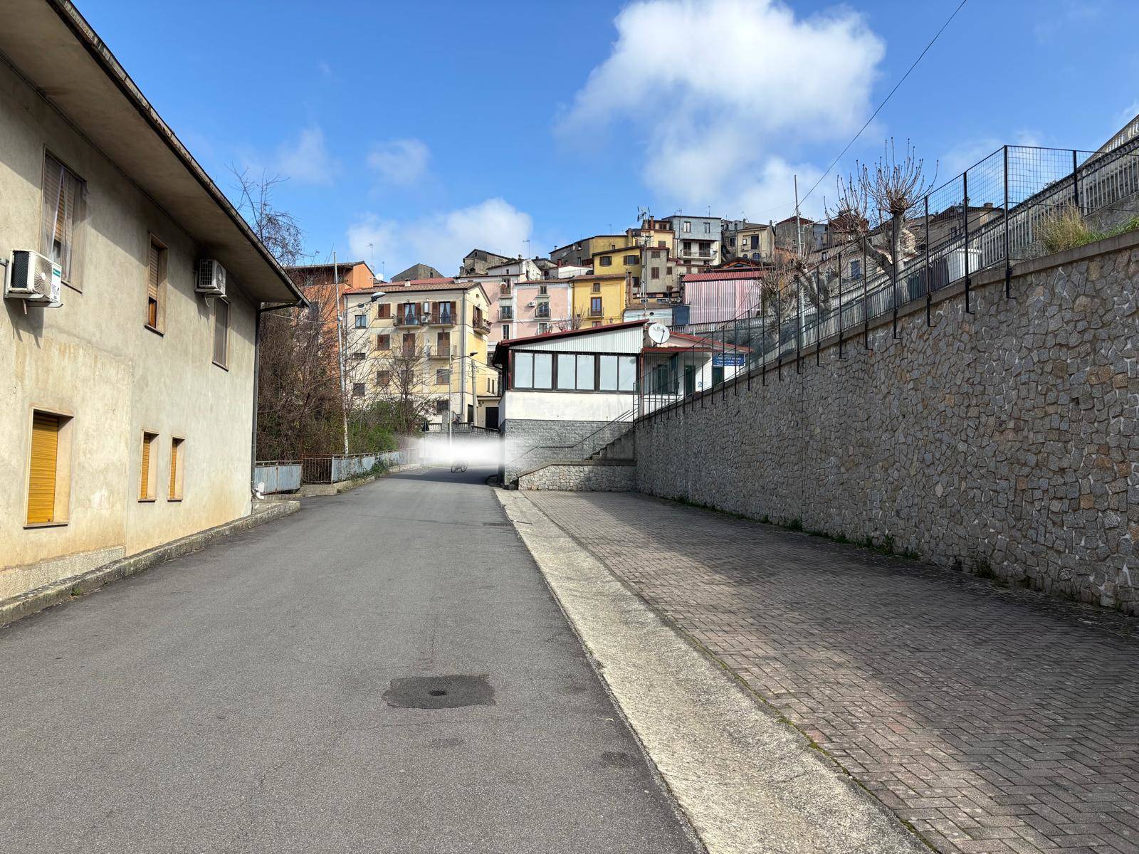 Fabbricato nel centro storico con corte in vendita a Spezzano della Sila