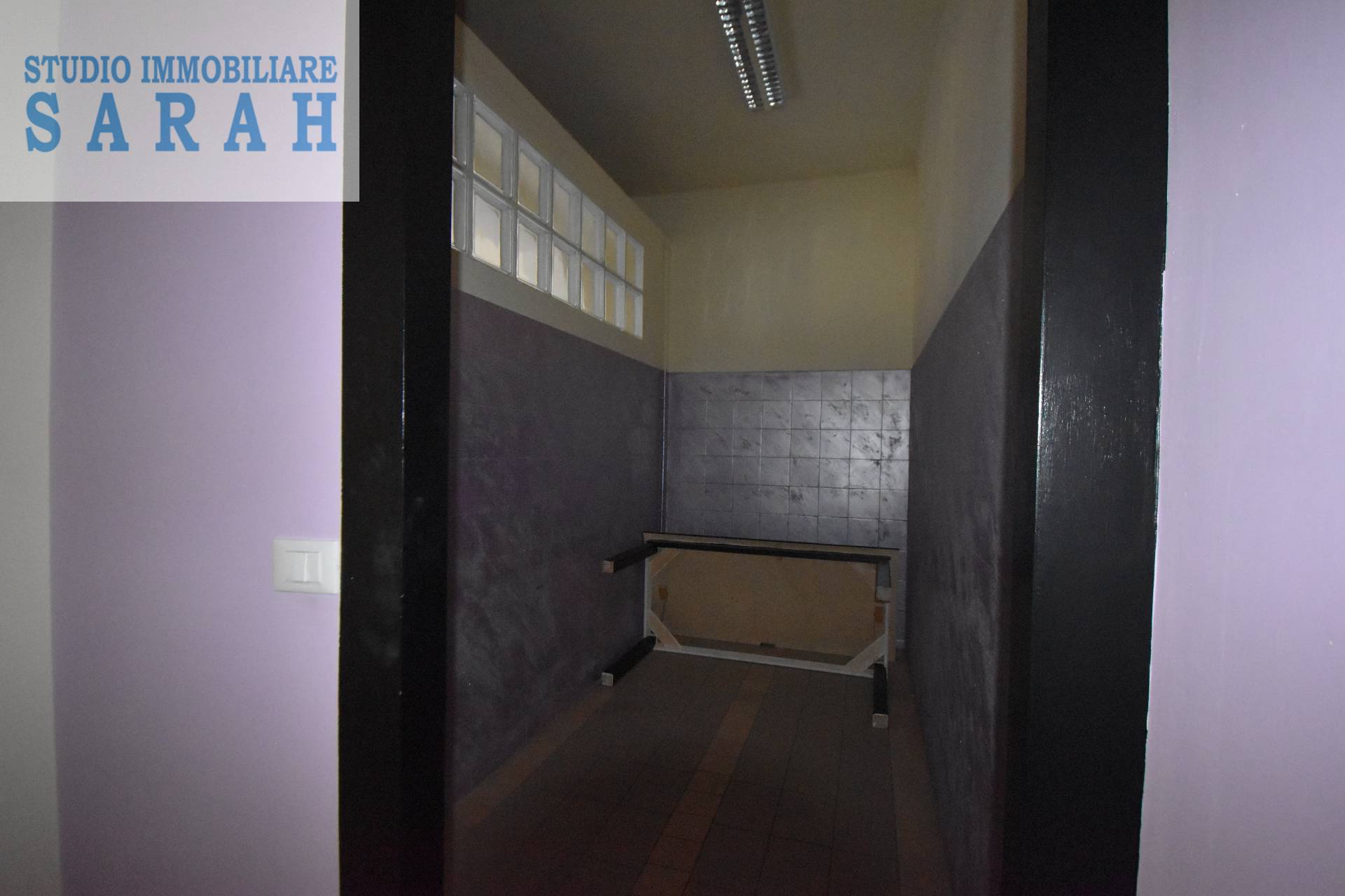 FONDO COMMERCIALE in vendita a Viareggio, Centro