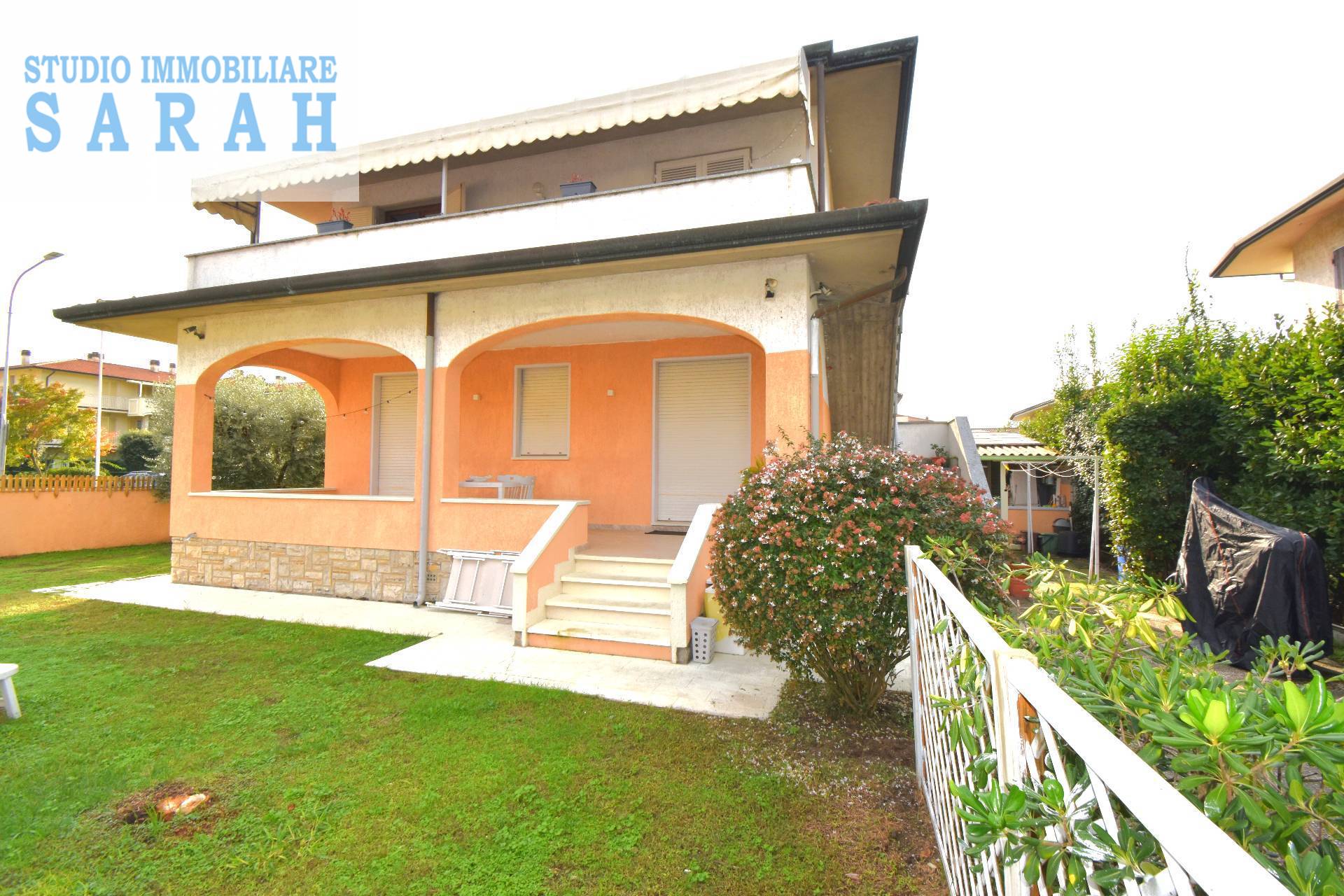 Casa indipendente con terrazzo, Camaiore lido di