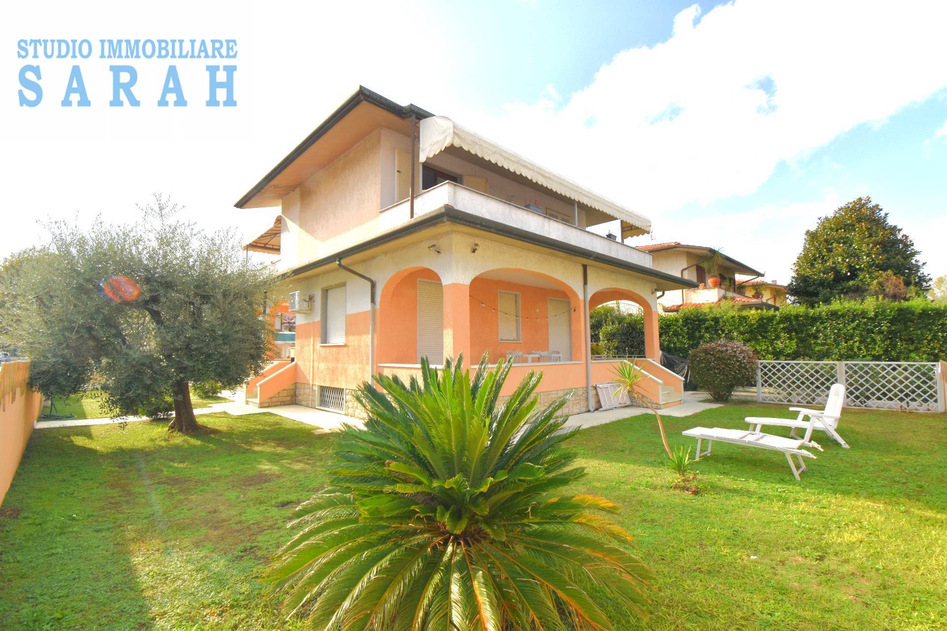 Villa in vendita a Camaiore, Lido di Camaiore