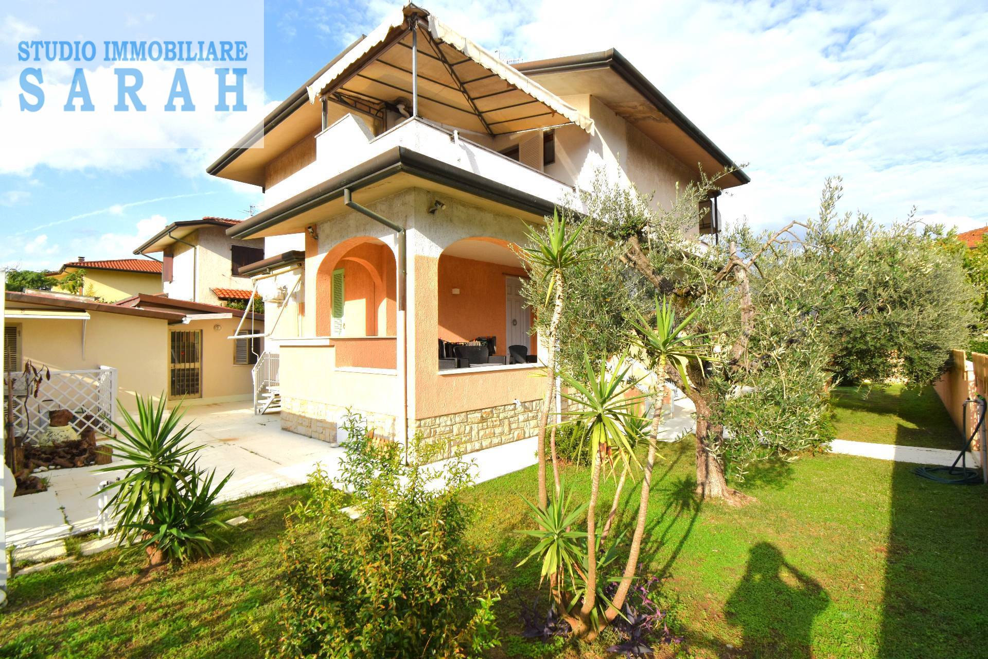 Villa in vendita a Camaiore, Lido di Camaiore