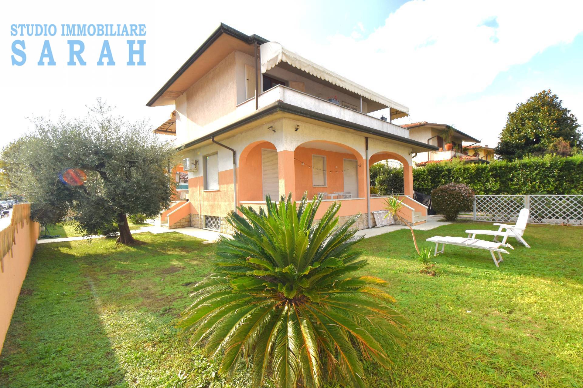 Villa in vendita a Camaiore, Lido di Camaiore