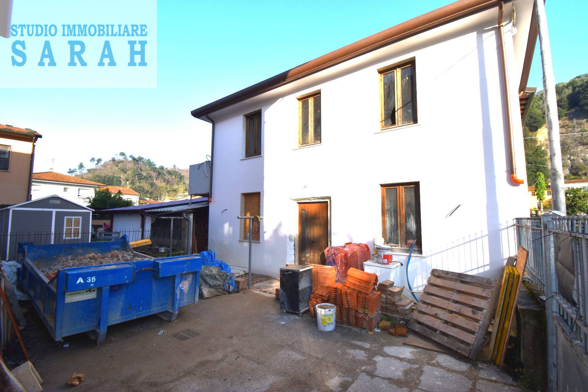 Villette a schiera in vendita a Camaiore