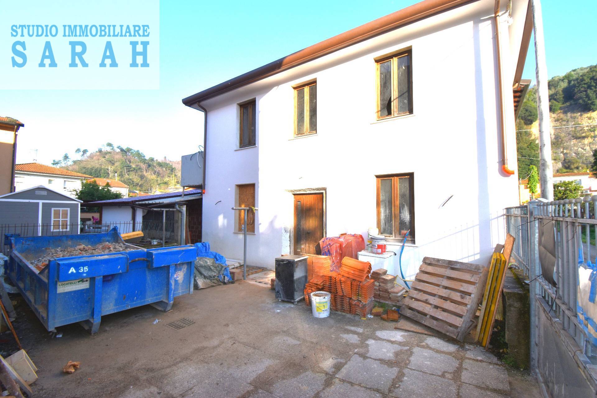 Villette a schiera in vendita a Camaiore