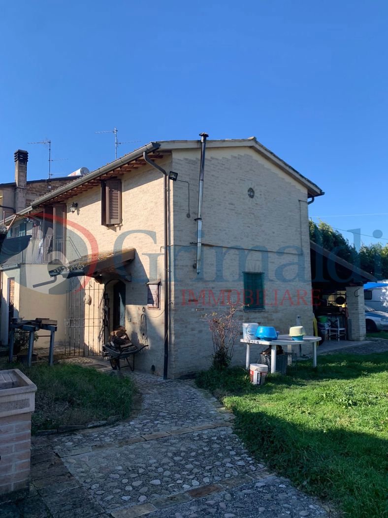 Rustico con giardino a Bevagna