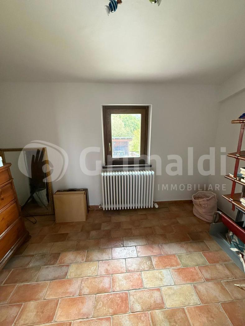 Casa indipendente in vendita a Campello sul Clitunno