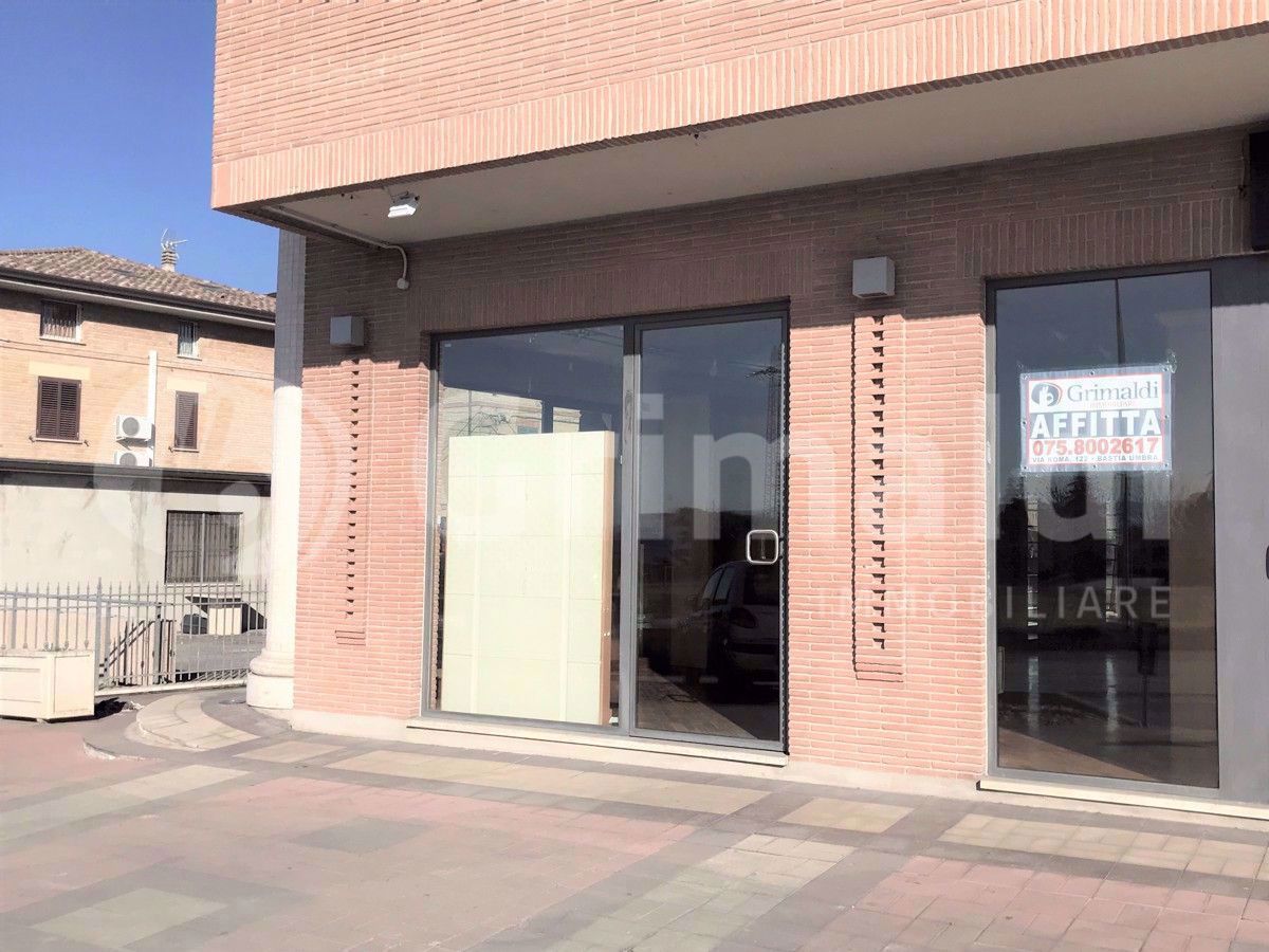 Negozio in affitto a Bastia Umbra
