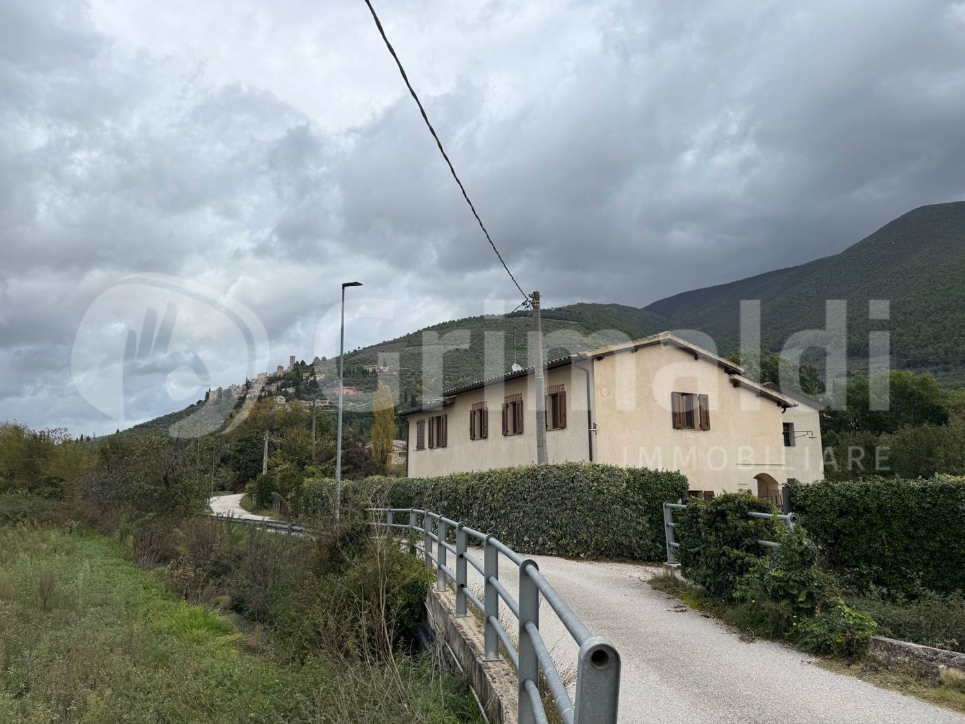 Casa indipendente in vendita a Campello sul Clitunno