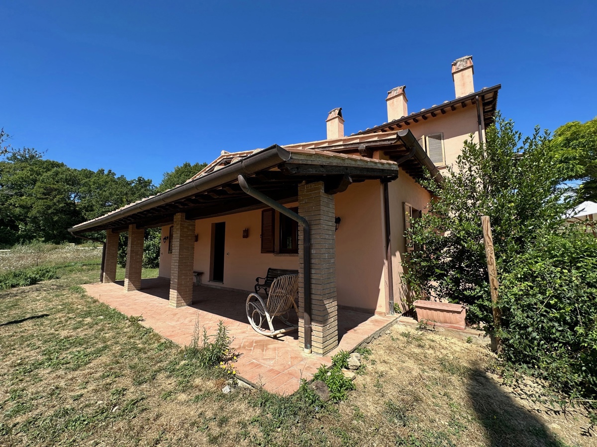 Trilocale arredato in affitto a Assisi