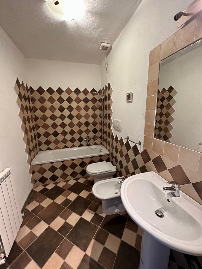 Trilocale arredato in affitto a Assisi