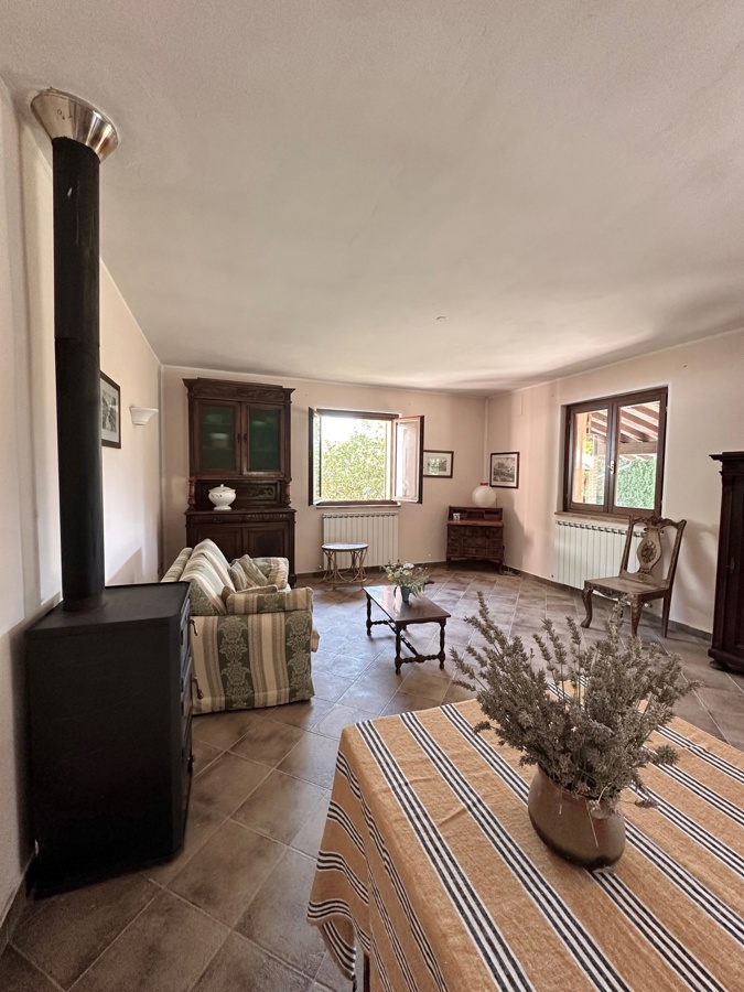 Trilocale arredato in affitto a Assisi