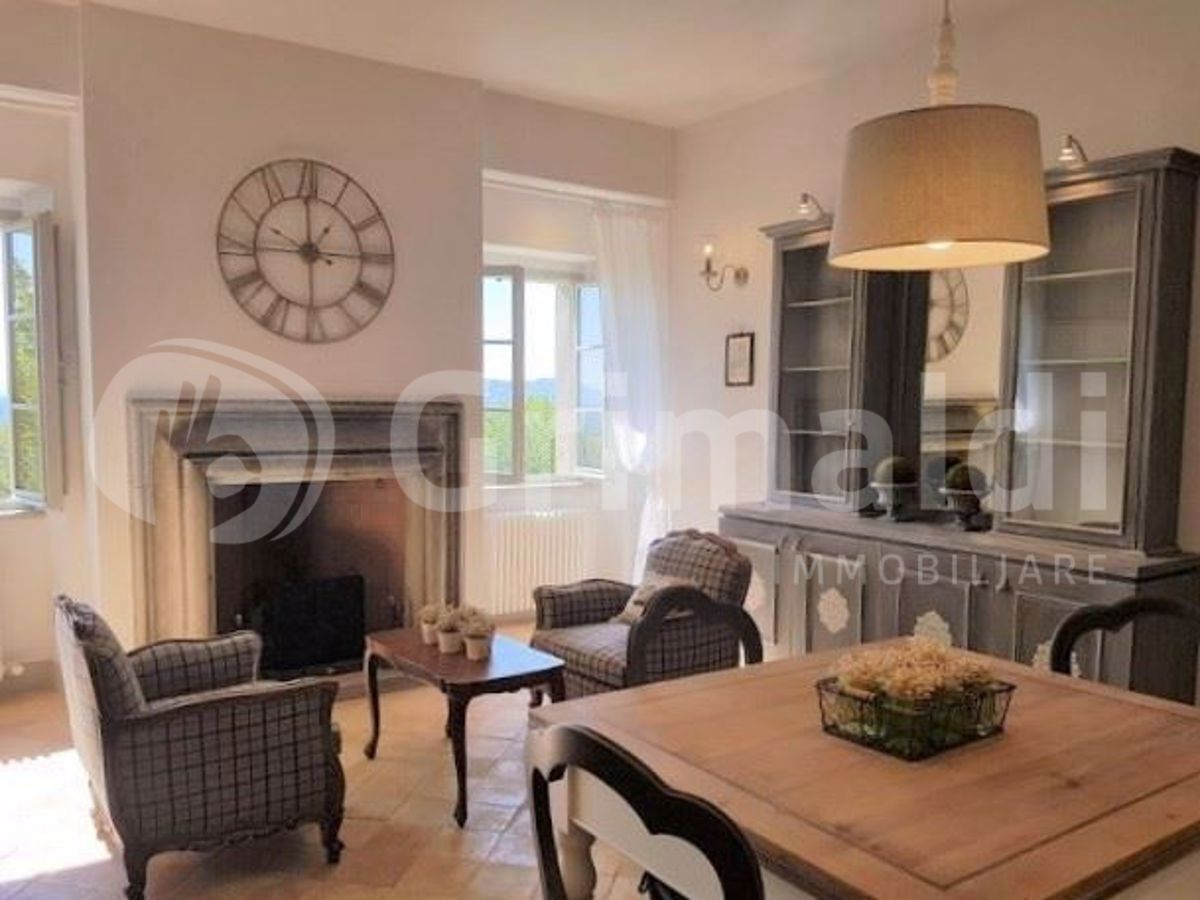 Trilocale arredato in affitto a Perugia