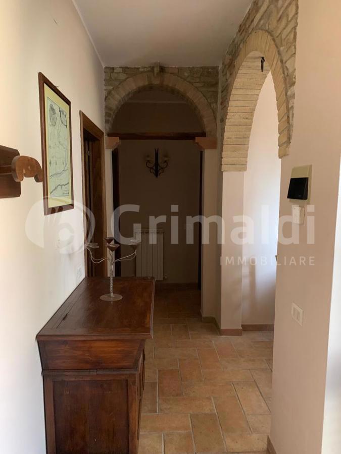 Trilocale in affitto a Assisi