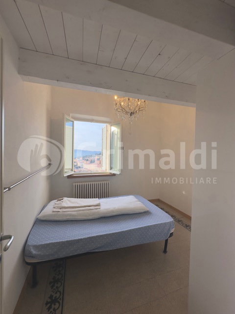 Trilocale arredato in affitto a Perugia