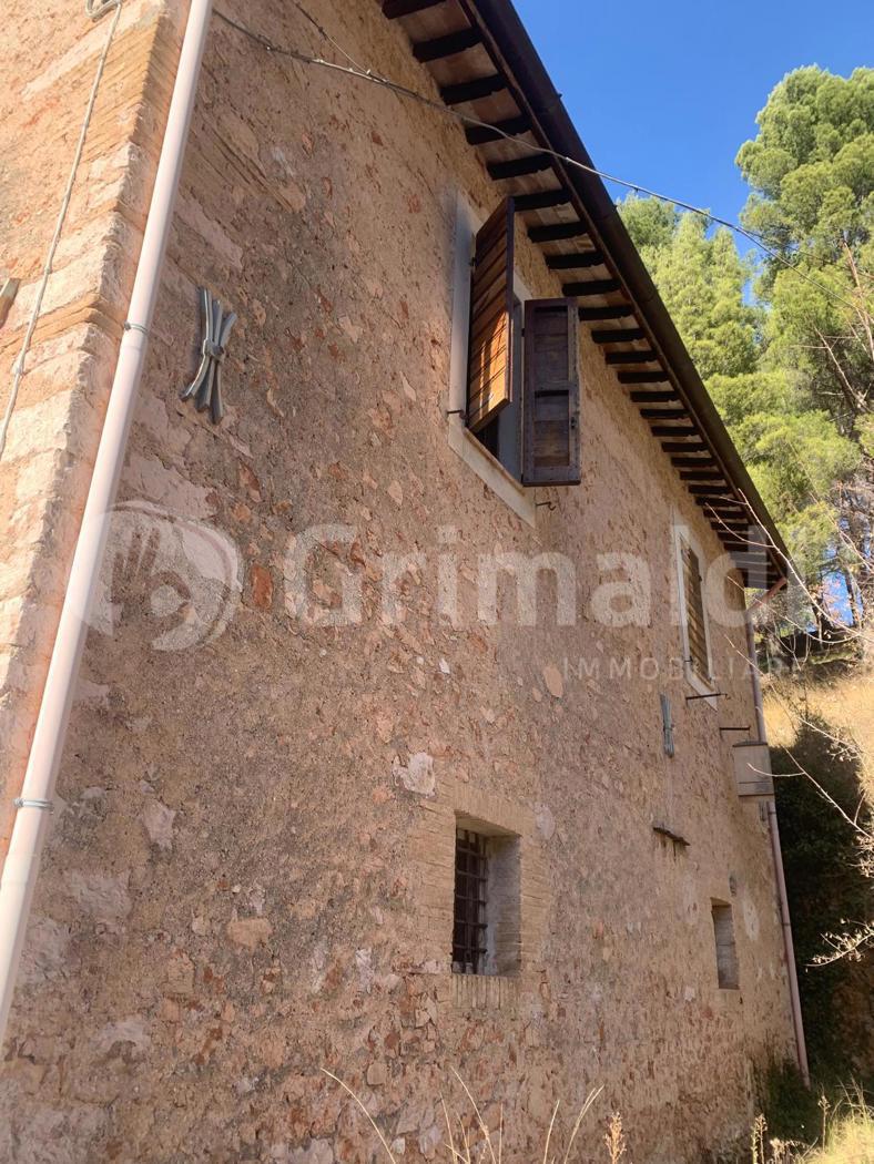 Rustico in vendita a Trevi