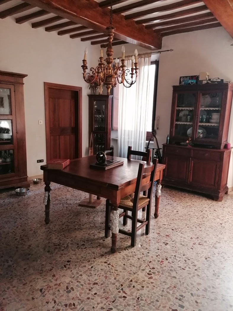 Stabile/Palazzo in vendita a Bevagna