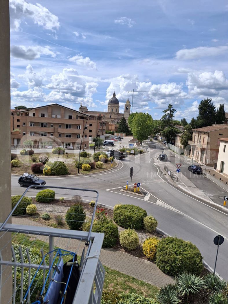 Quadrilocale con giardino a Assisi