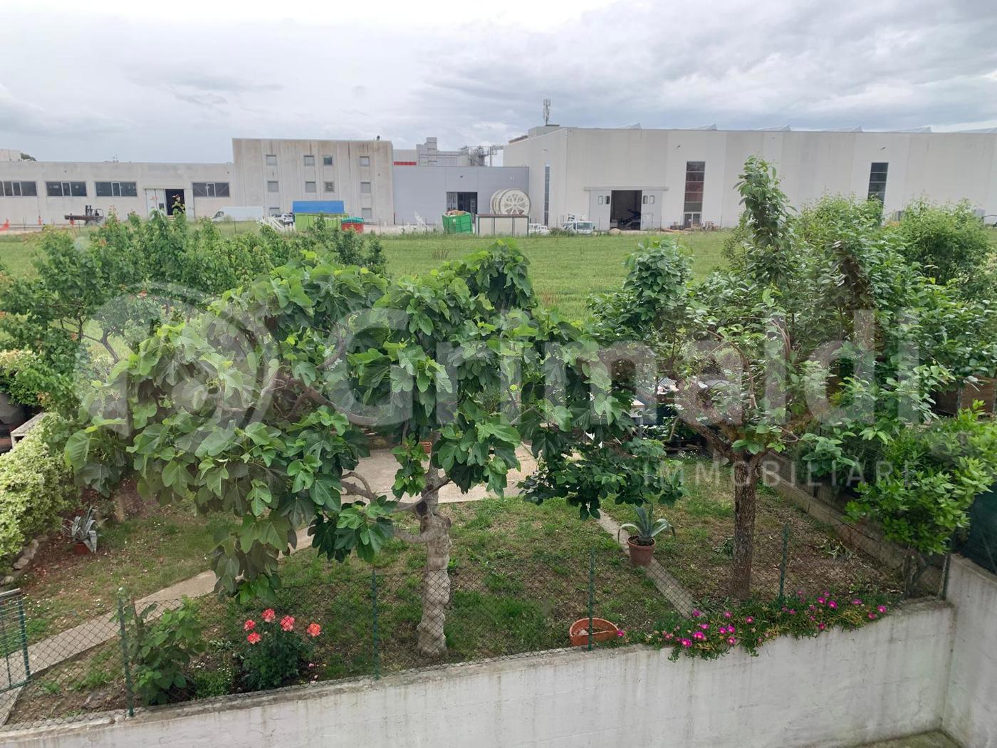 Quadrilocale con giardino a Assisi