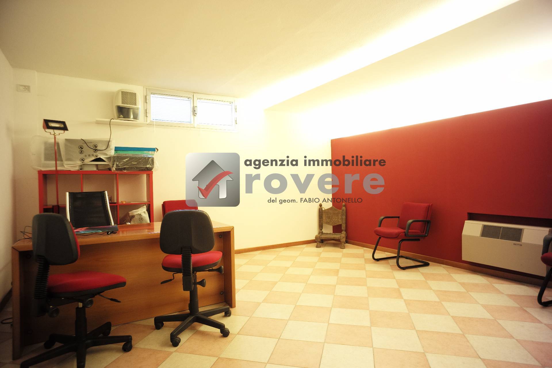 Locale commerciale in vendita a Ponzano Veneto, Ponzano