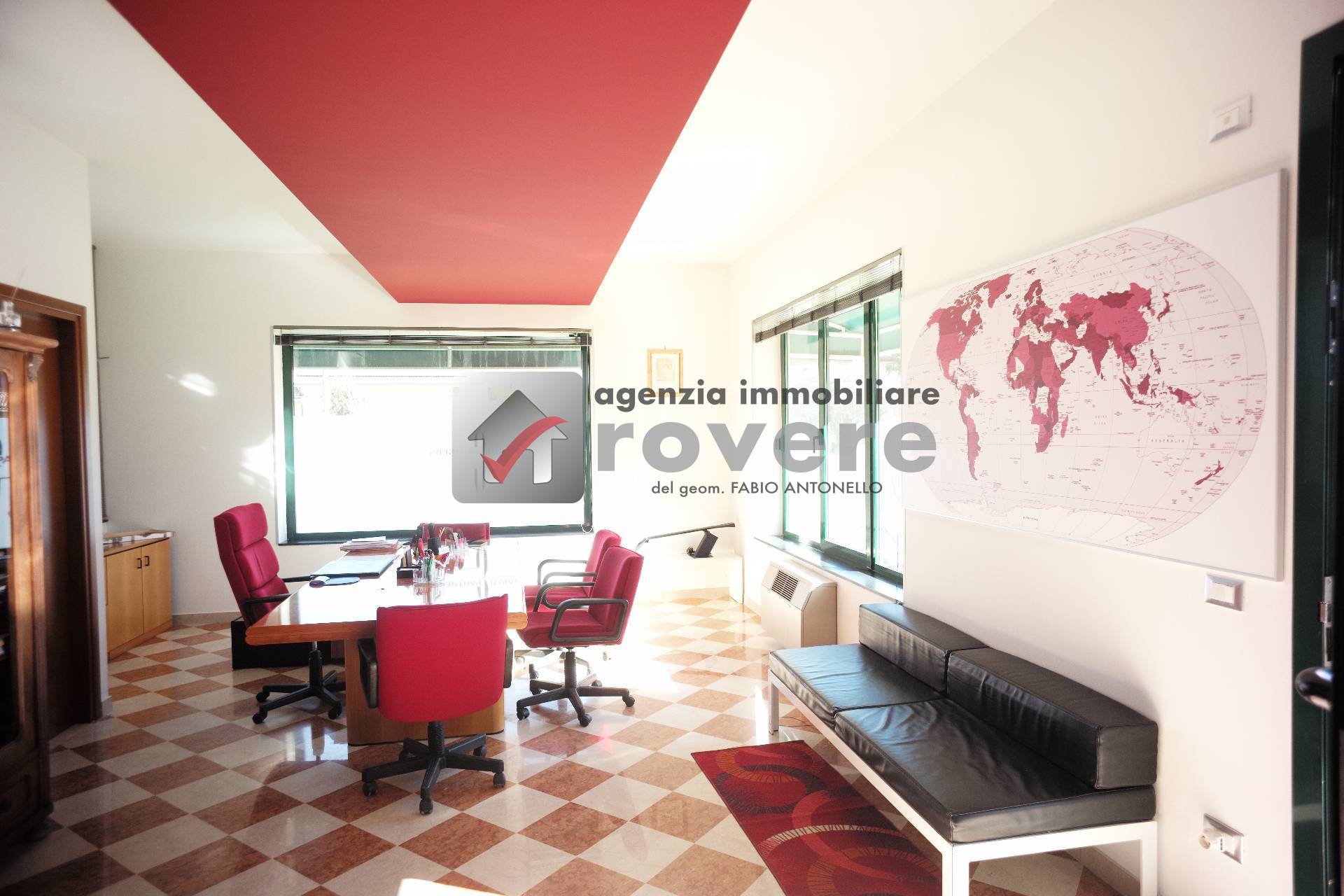 Locale commerciale in vendita a Ponzano Veneto, Ponzano