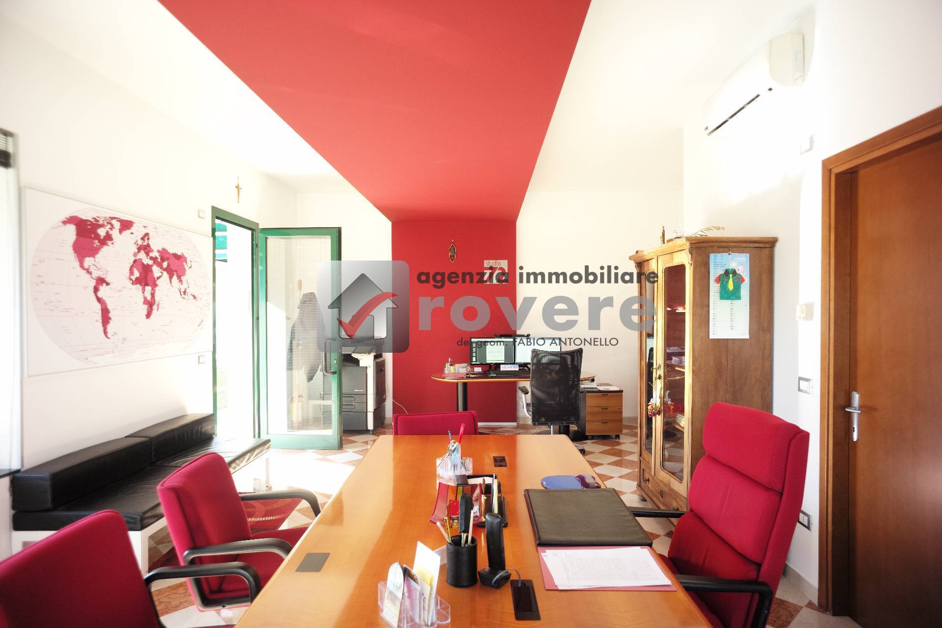 Locale commerciale in vendita a Ponzano Veneto, Ponzano