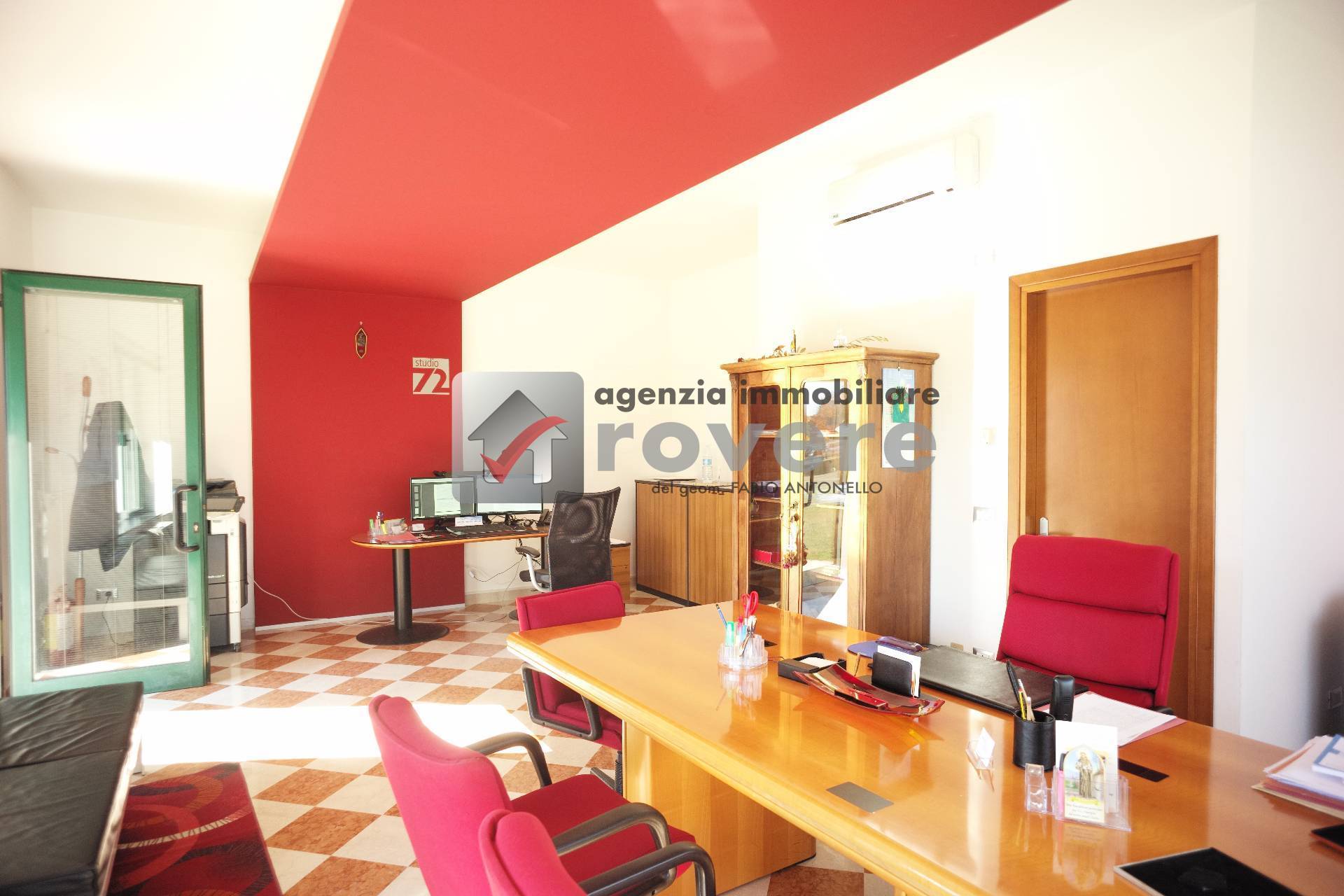 Locale commerciale in vendita a Ponzano Veneto, Ponzano