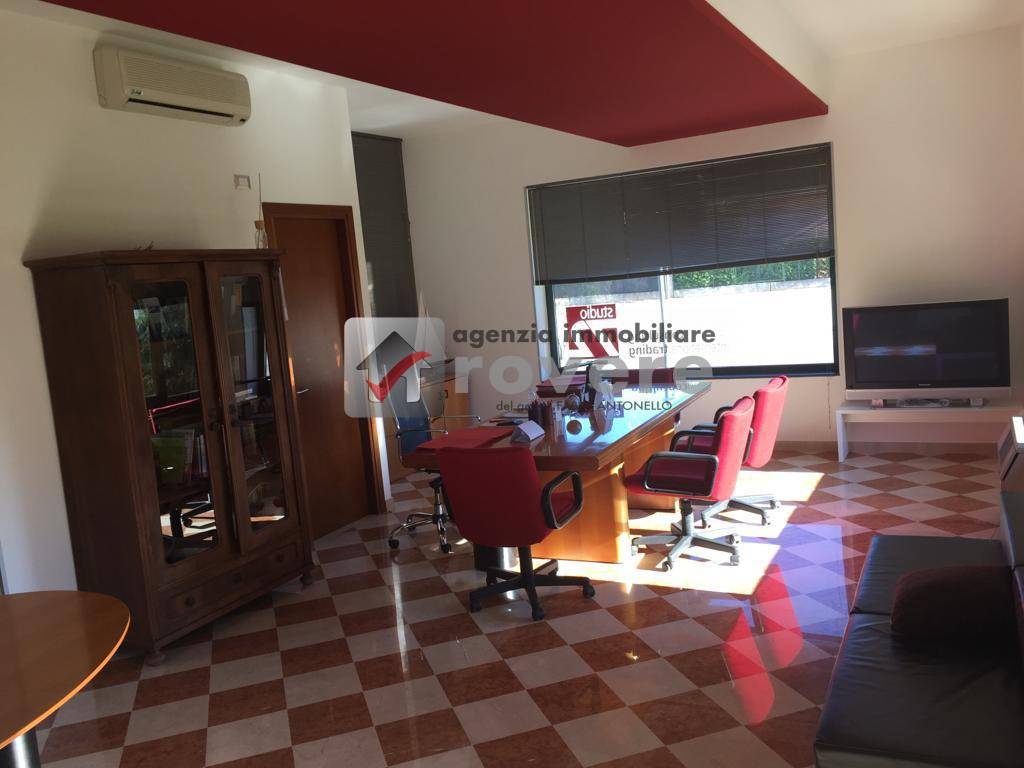 Locale commerciale in vendita a Ponzano Veneto, Ponzano