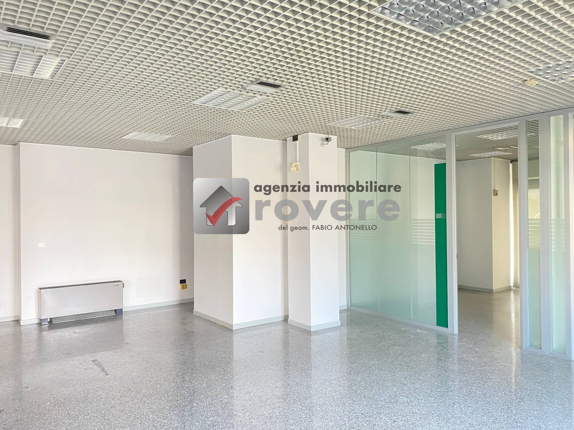 Locale commerciale in affitto a Treviso, Fuori Mura