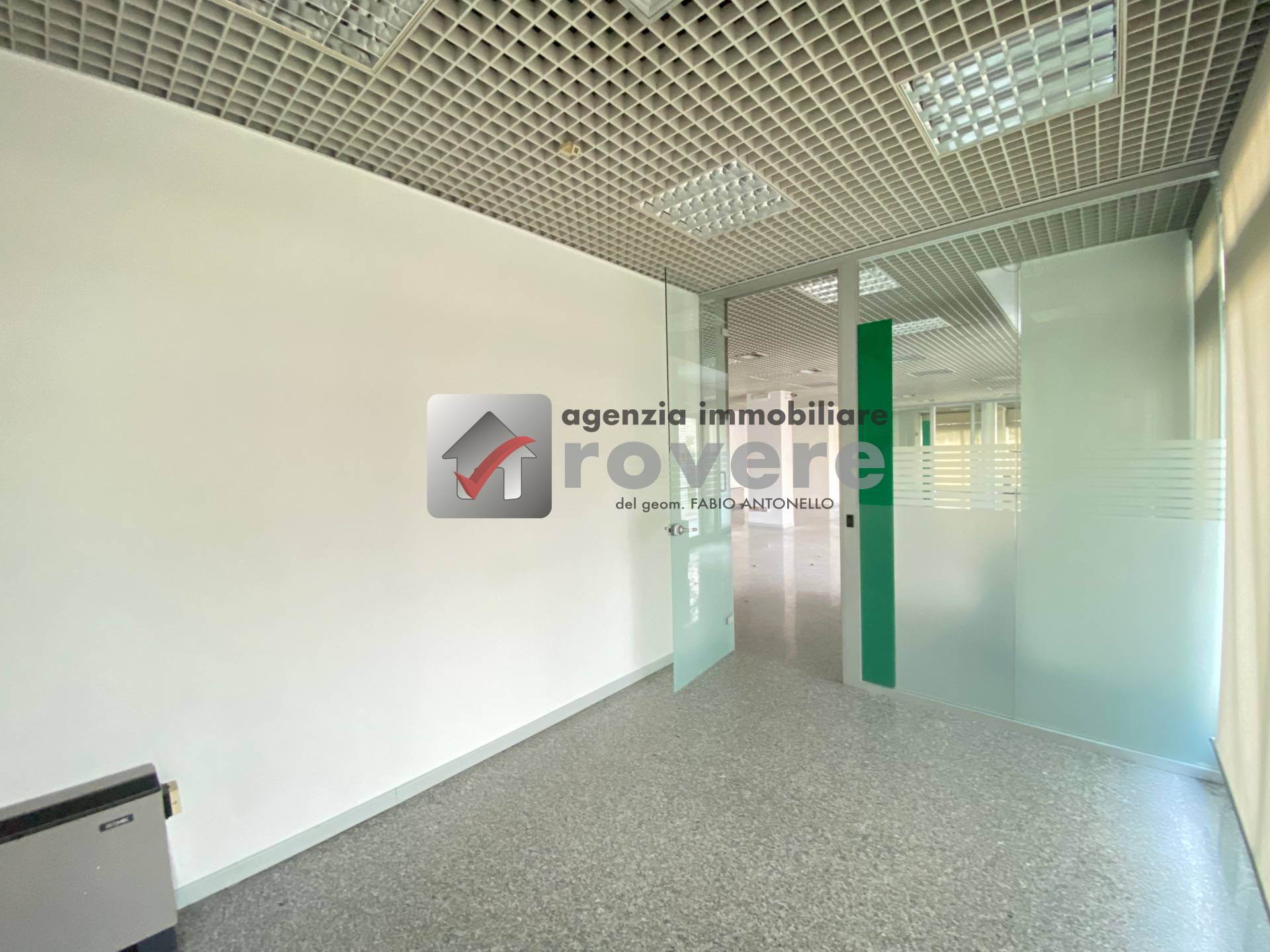 Locale commerciale in affitto a Treviso, Fuori Mura