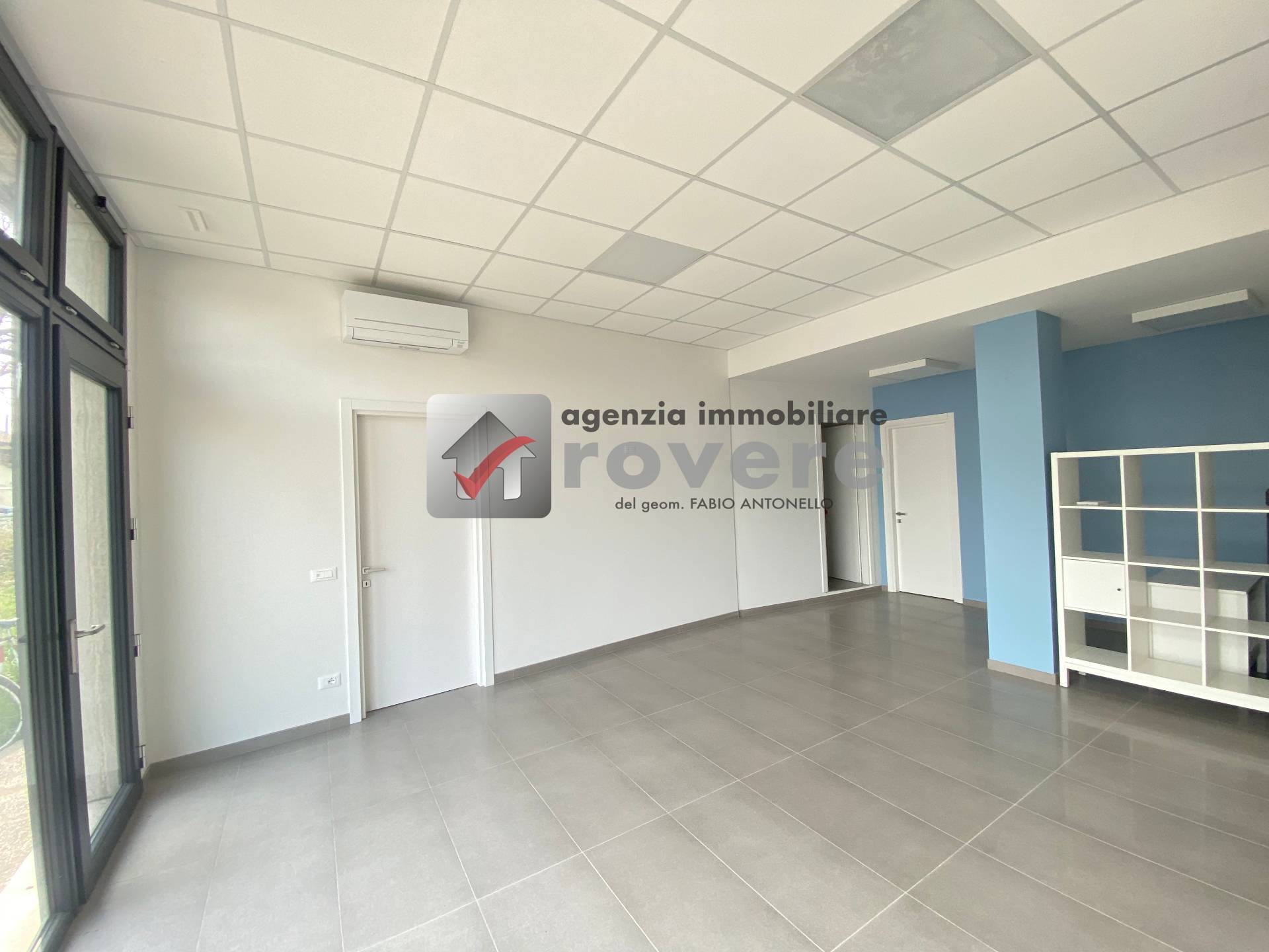 Locale commerciale in affitto a Treviso, Fuori Mura