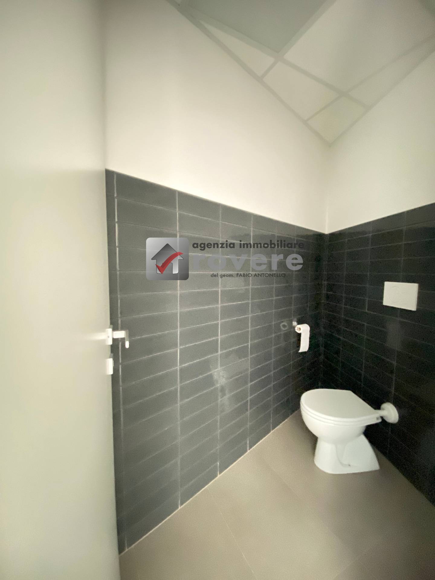 Locale commerciale in affitto a Treviso, Fuori Mura