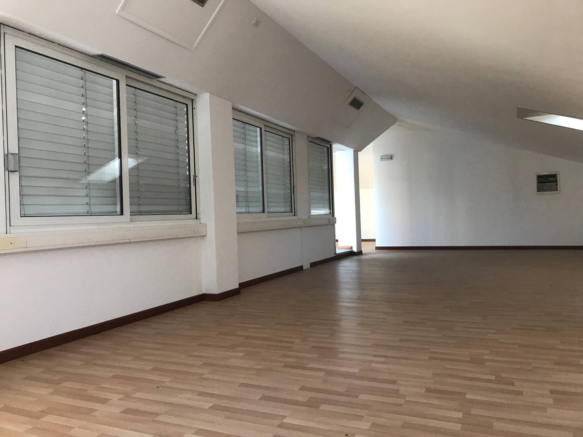 Studio/Ufficio in affitto a Villorba, Castrette