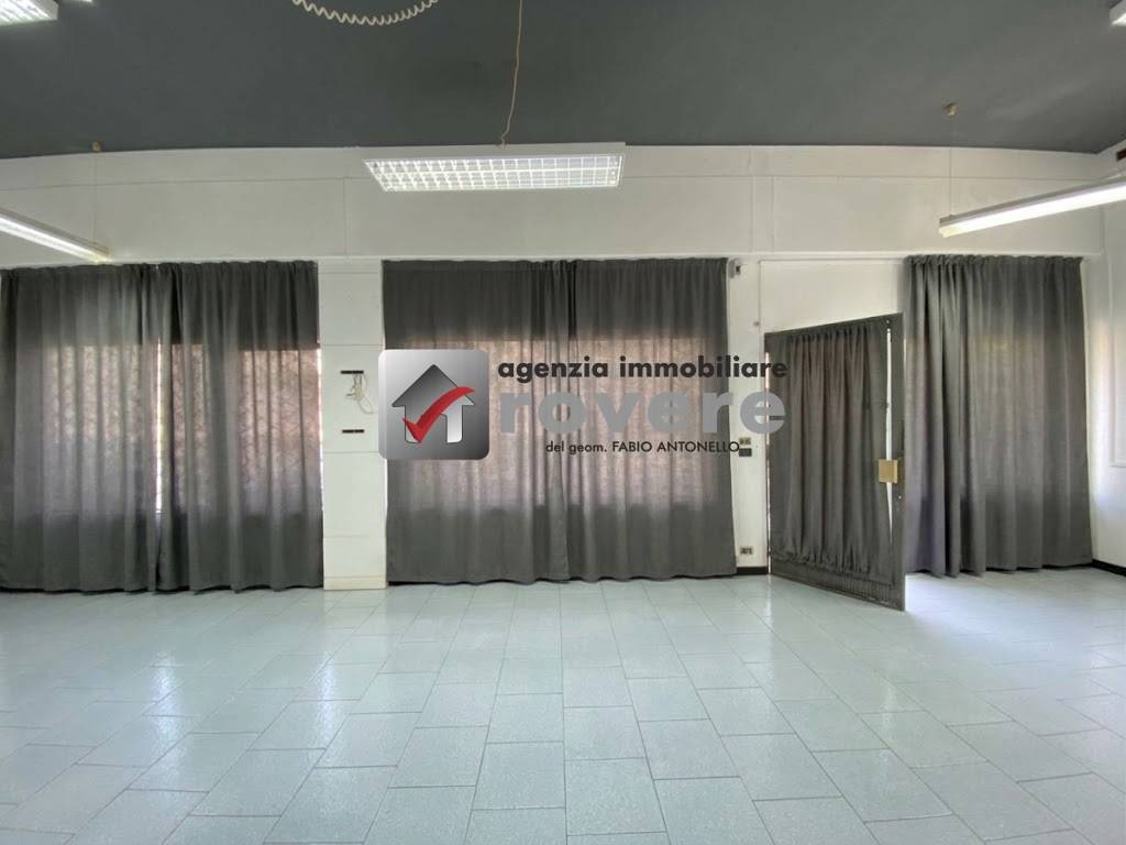 Locale commerciale in affitto a Treviso, S. Maria del Rovere