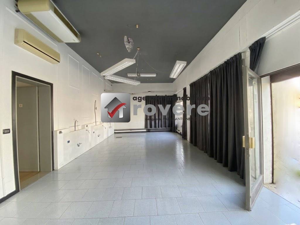 Locale commerciale in affitto a Treviso, S. Maria del Rovere