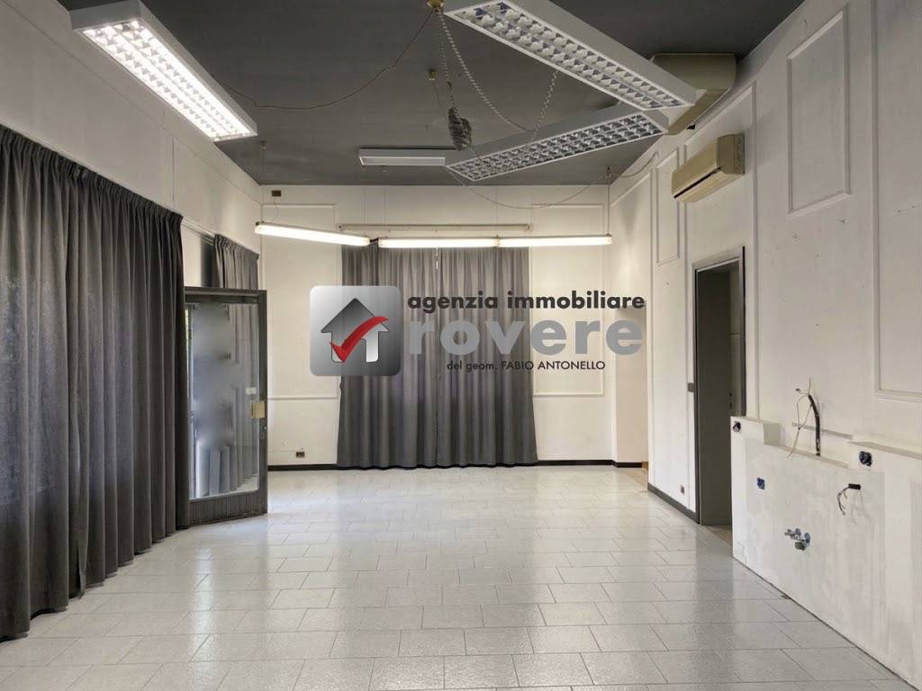 Locale commerciale in affitto a Treviso, S. Maria del Rovere