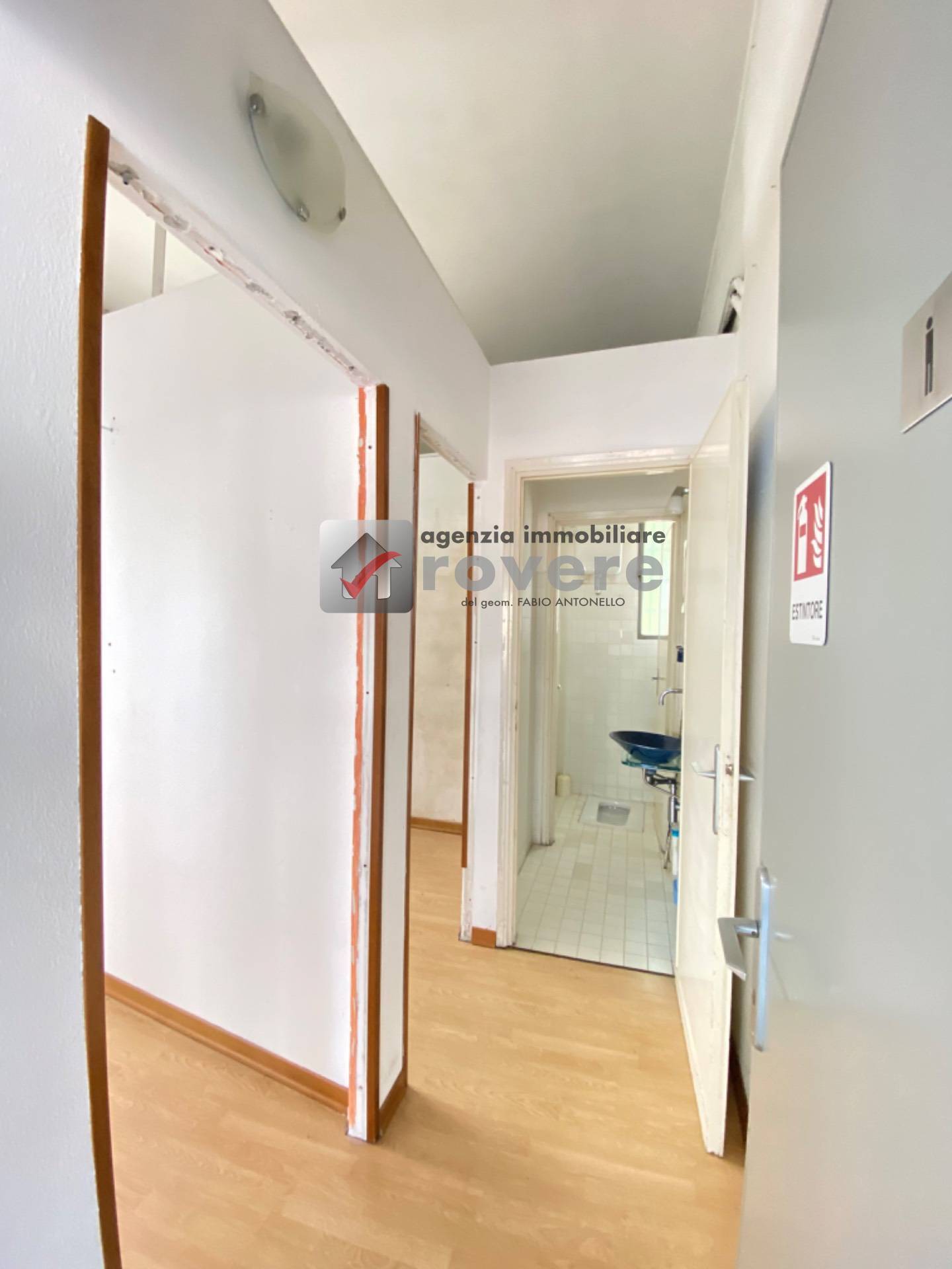 Locale commerciale in affitto a Treviso, S. Maria del Rovere