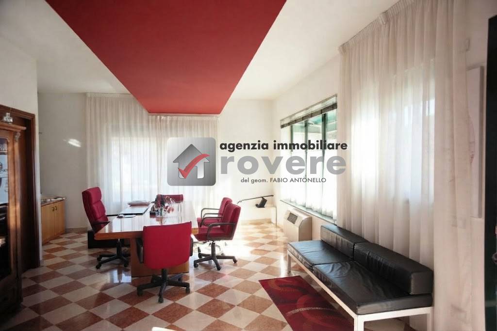 Locale commerciale in vendita a Ponzano Veneto, Ponzano