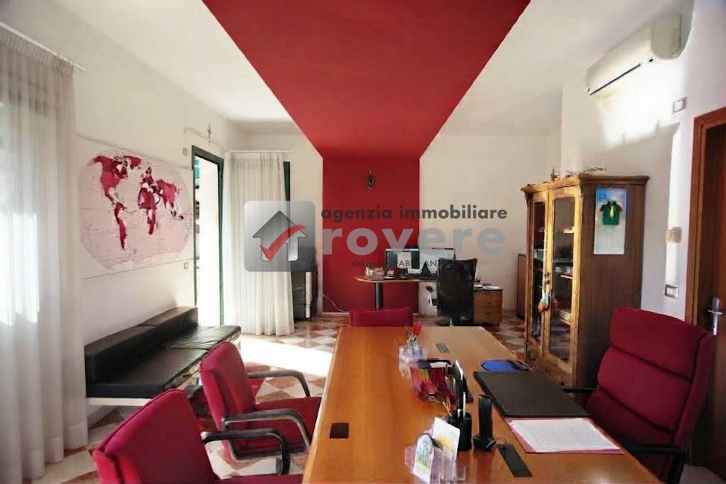 Locale commerciale in vendita a Ponzano Veneto, Ponzano
