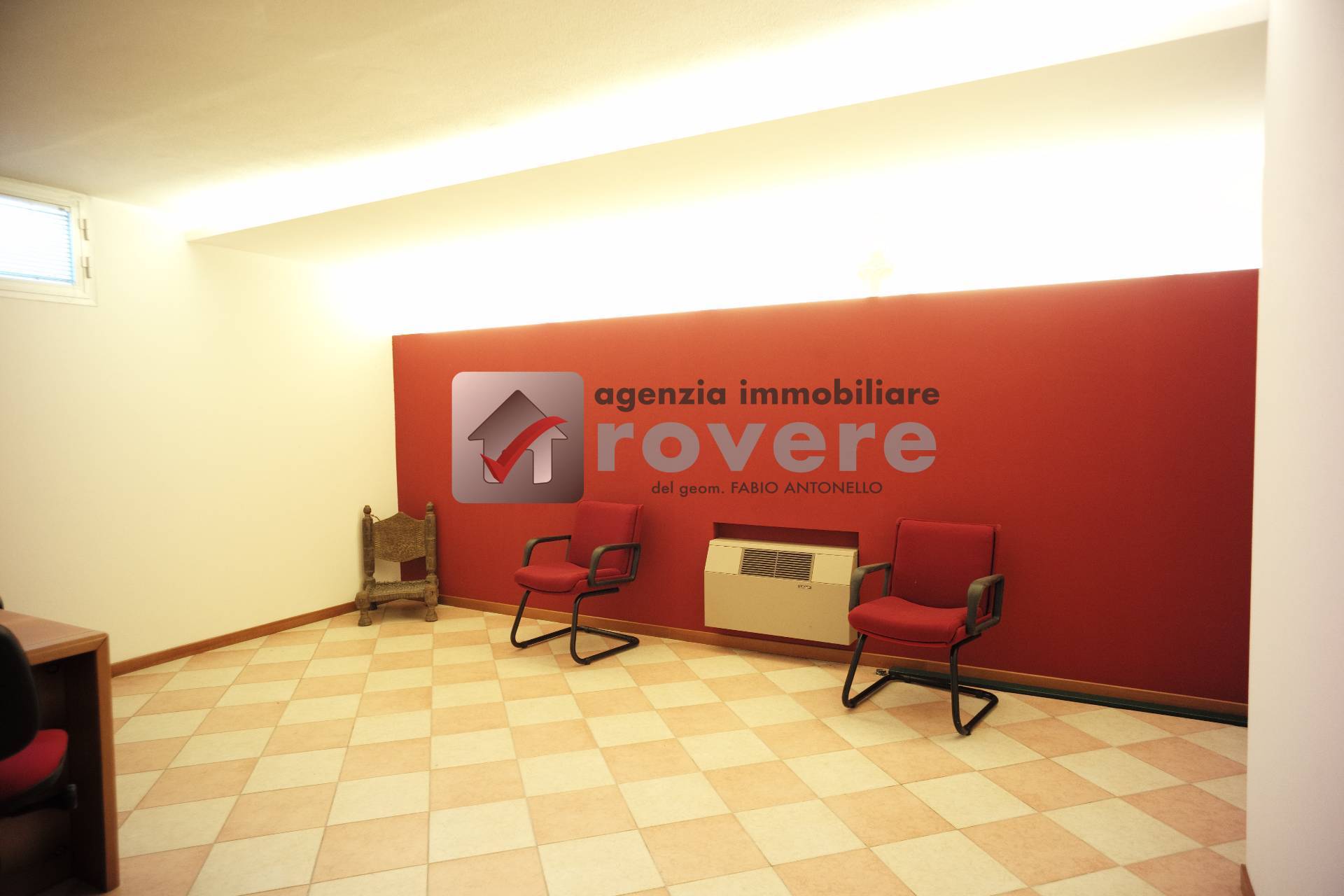 Locale commerciale in vendita a Ponzano Veneto, Ponzano
