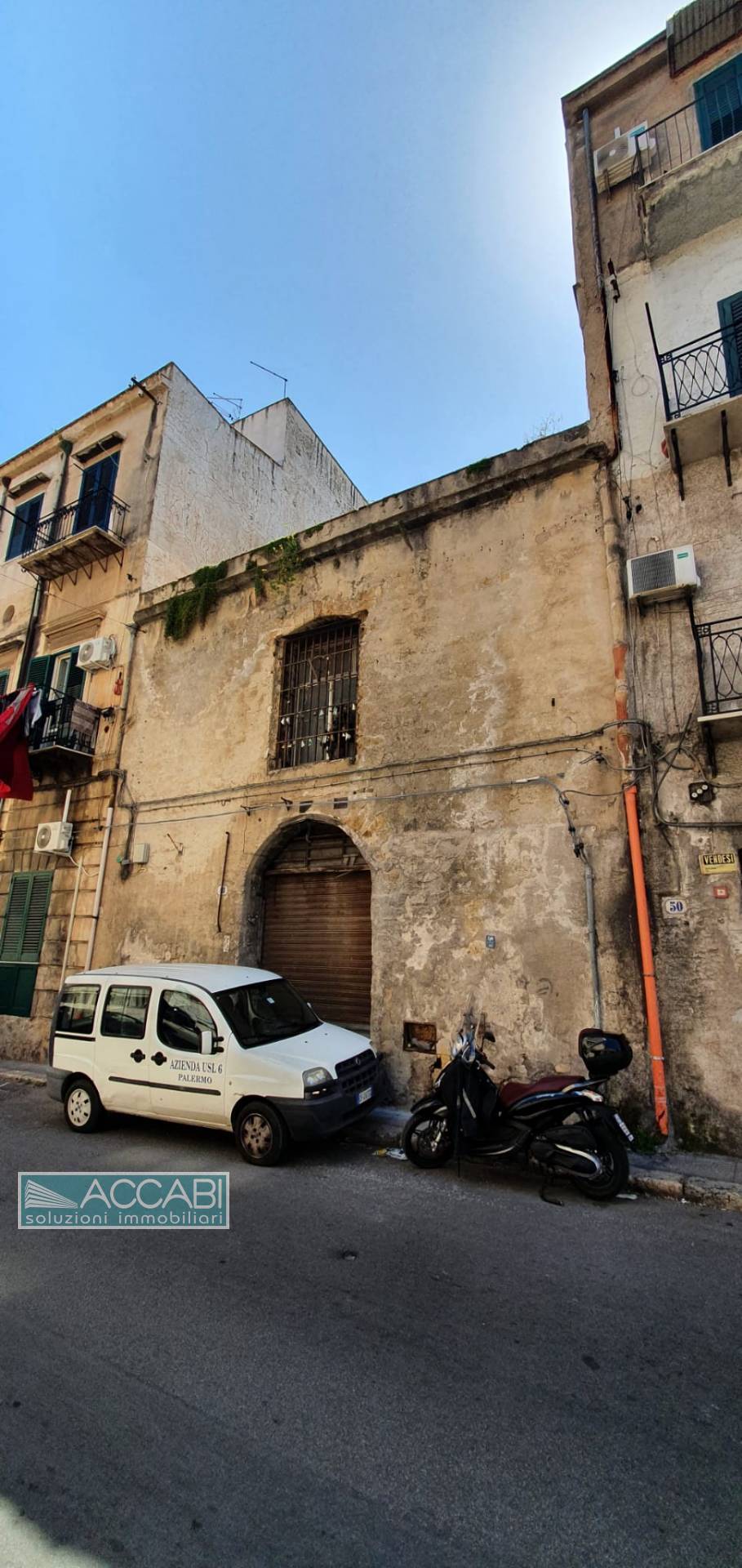 Capannone da ristrutturare, Palermo zisa