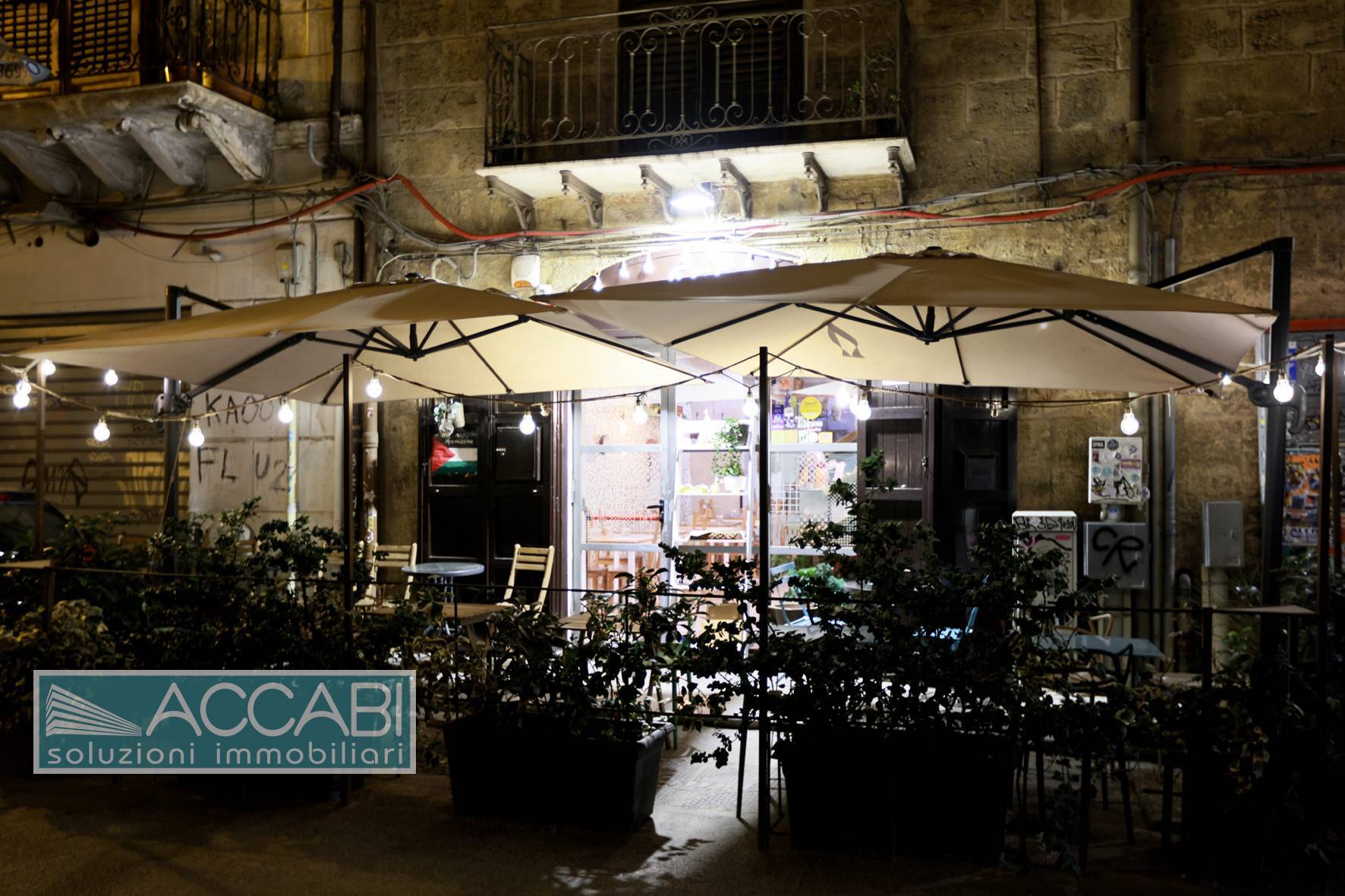 Locale commerciale in vendita a Palermo, Centro storico