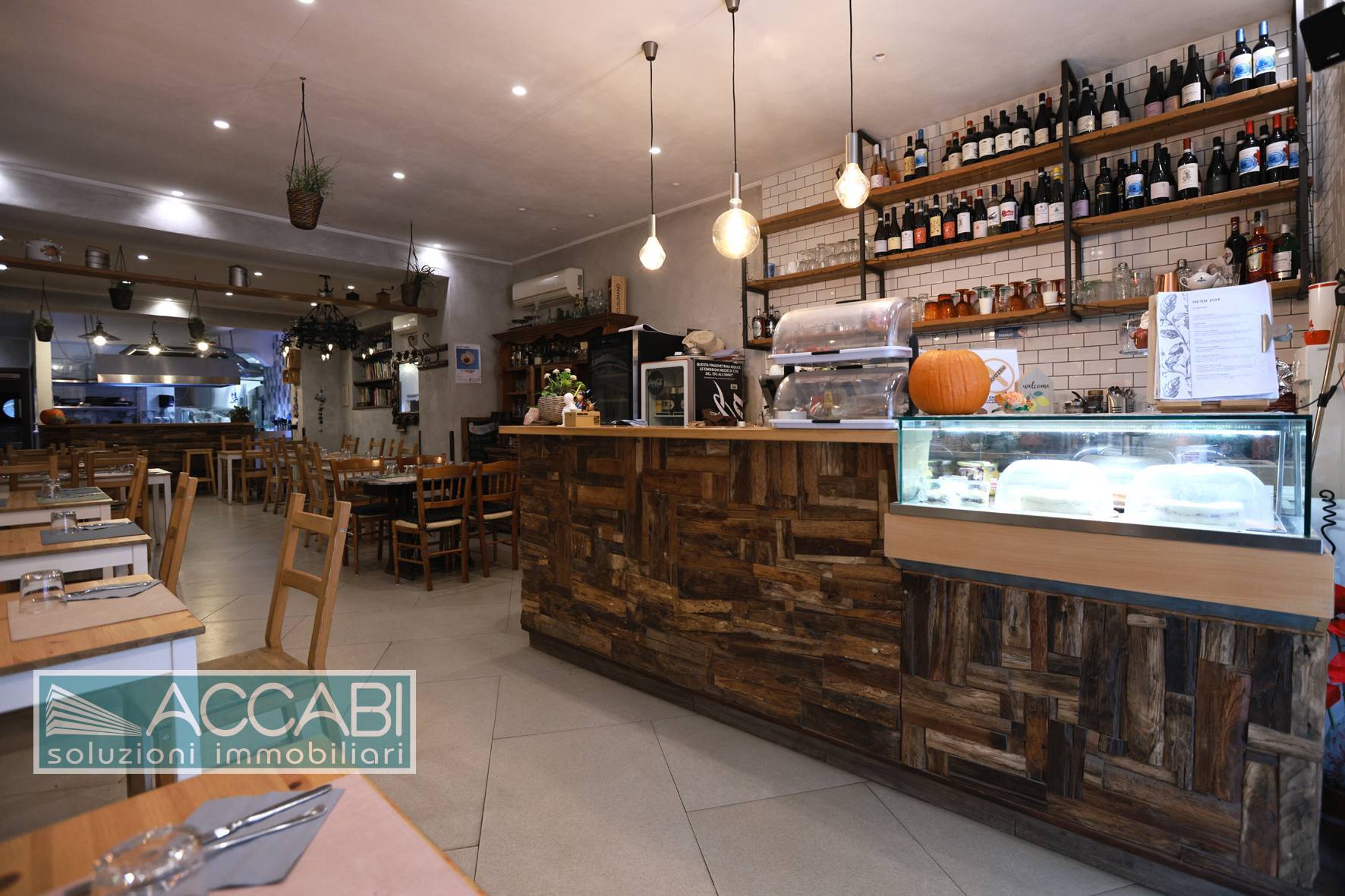 Locale commerciale in vendita a Palermo, Centro storico