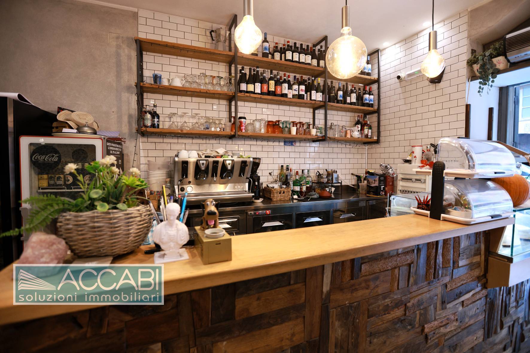 Locale commerciale in vendita a Palermo, Centro storico