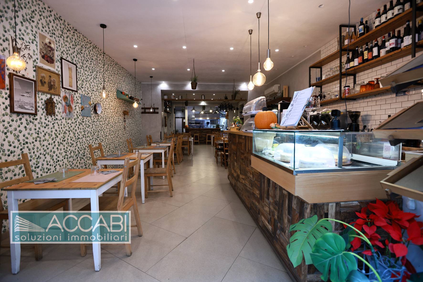 Locale commerciale in vendita a Palermo, Centro storico