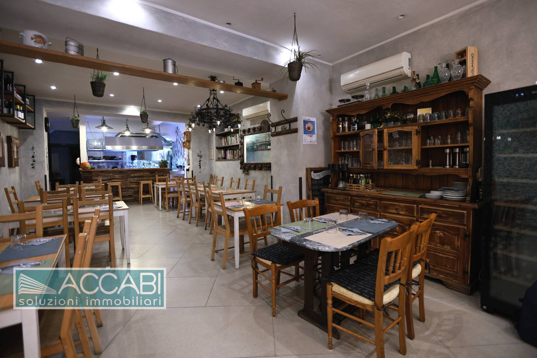 Locale commerciale in vendita a Palermo, Centro storico