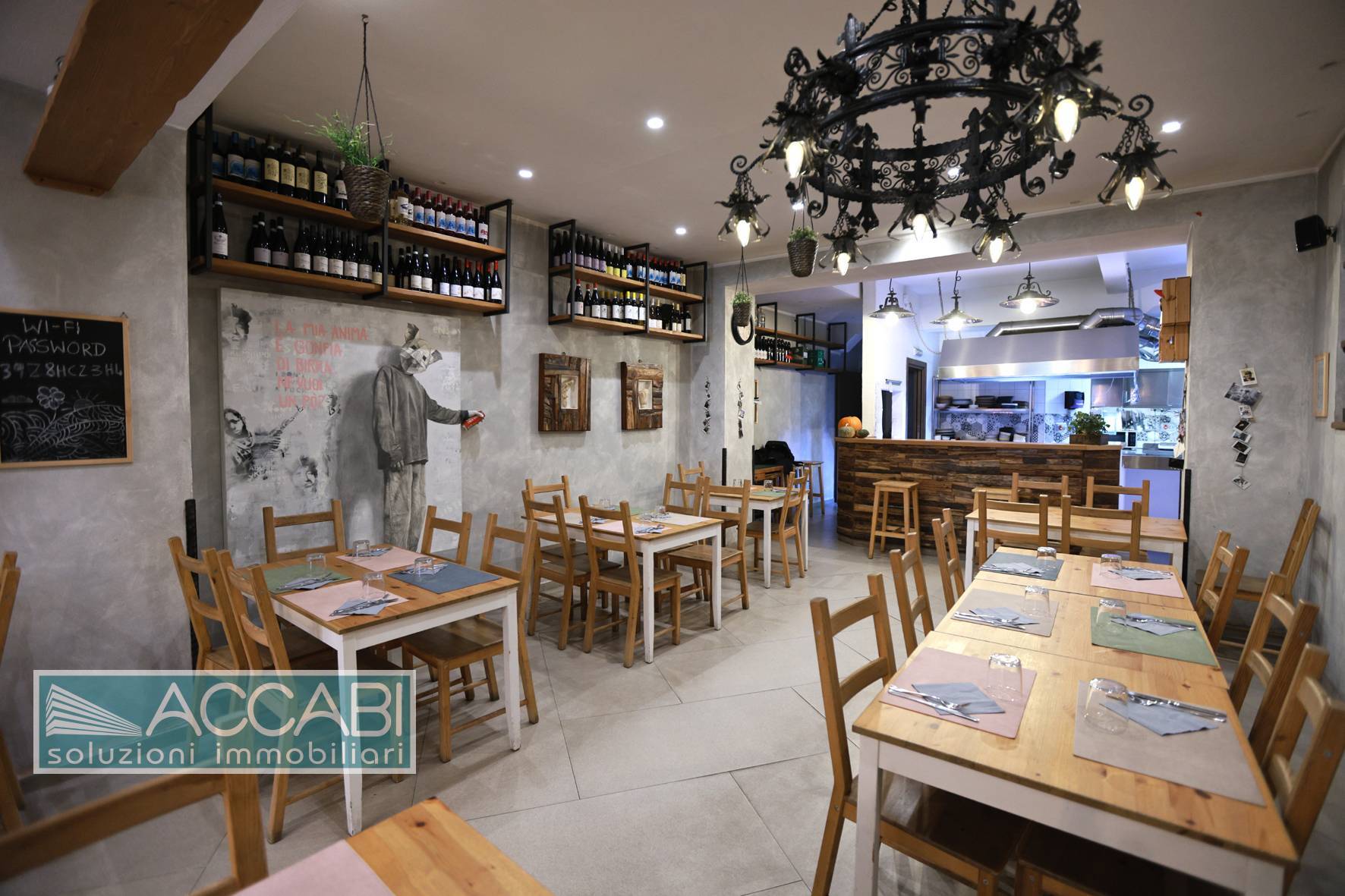 Locale commerciale in vendita a Palermo, Centro storico