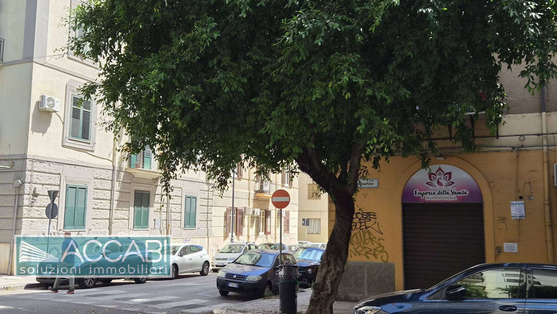 Locale commerciale in vendita a Palermo, Libert