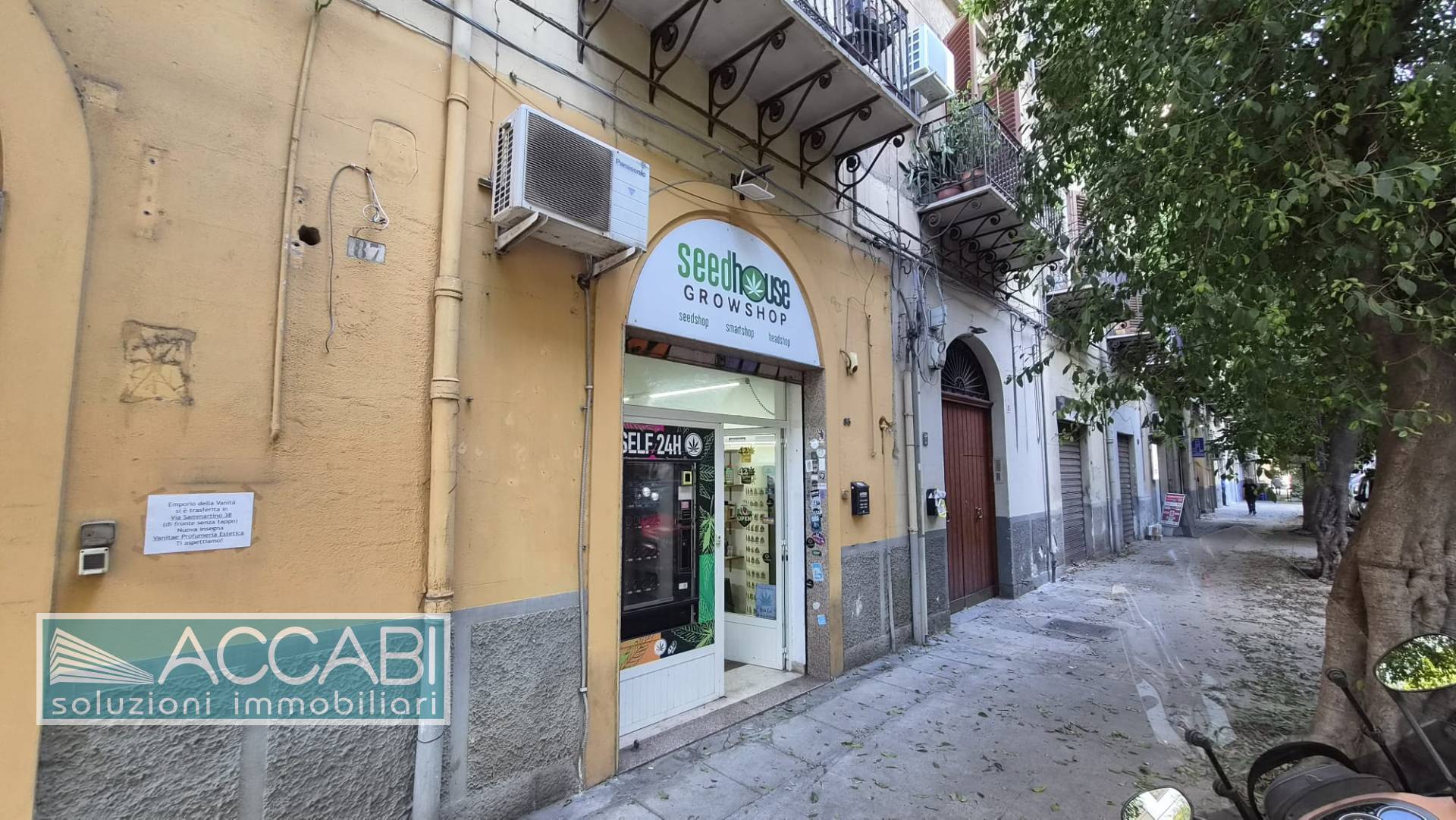 Locale commerciale in vendita a Palermo, Libert